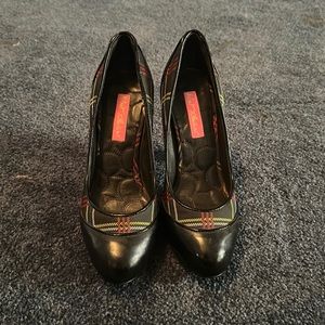 Betsey Johnson Plaid Heels Size 6.5